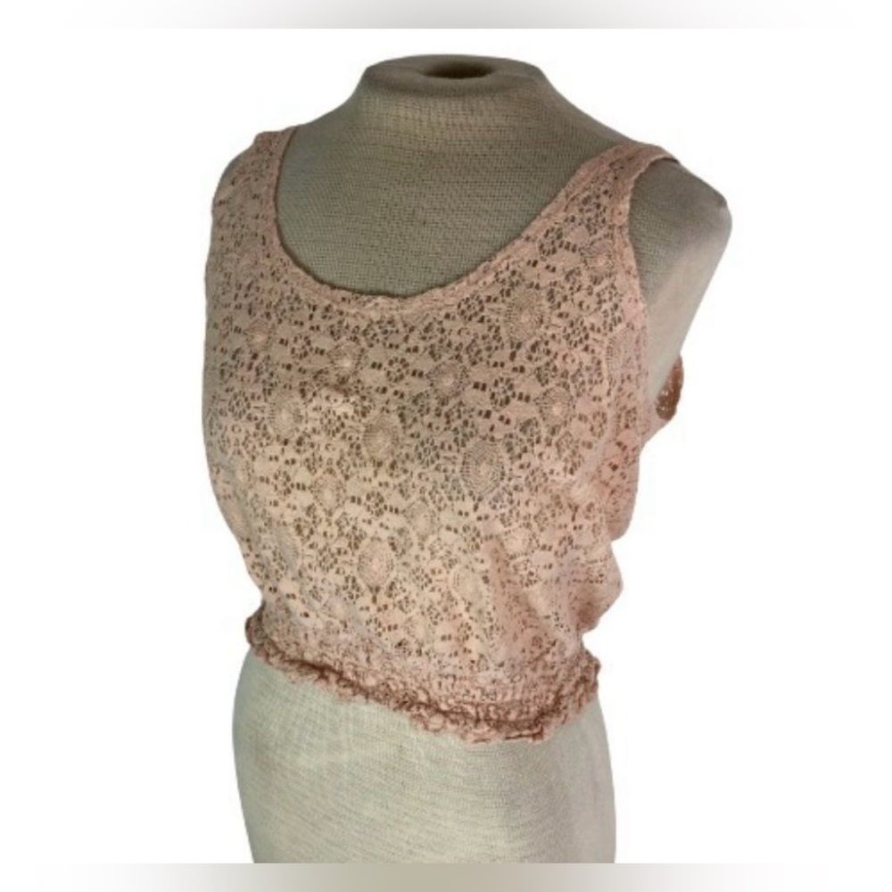 Lace Cropped Tank - Picture 2 of 5